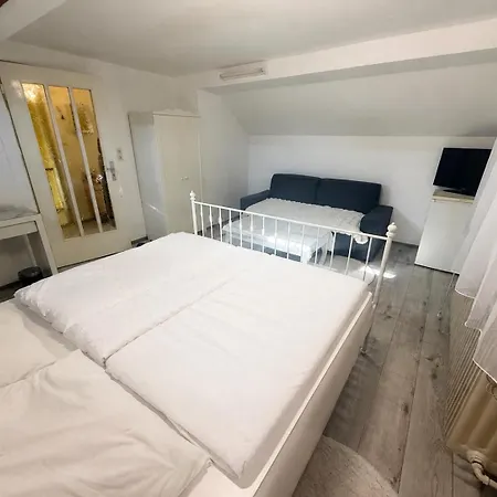 Casa de hóspedes Private Floor Near Sana Klinik Offenbach am Main